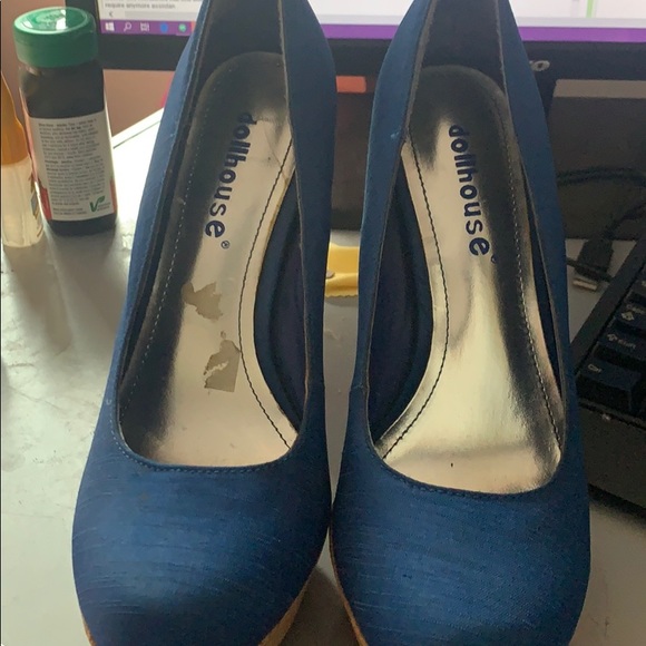 Heels - Picture 3 of 3